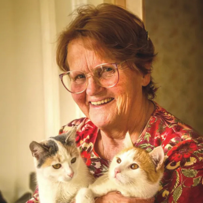 Birgitta håller Aironica